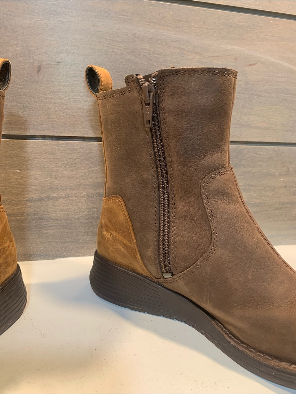 Merrell Womens Tan Leather Ankle Boots Zip Closure Waterproof Size 5 Western - Picture 7 of 8
